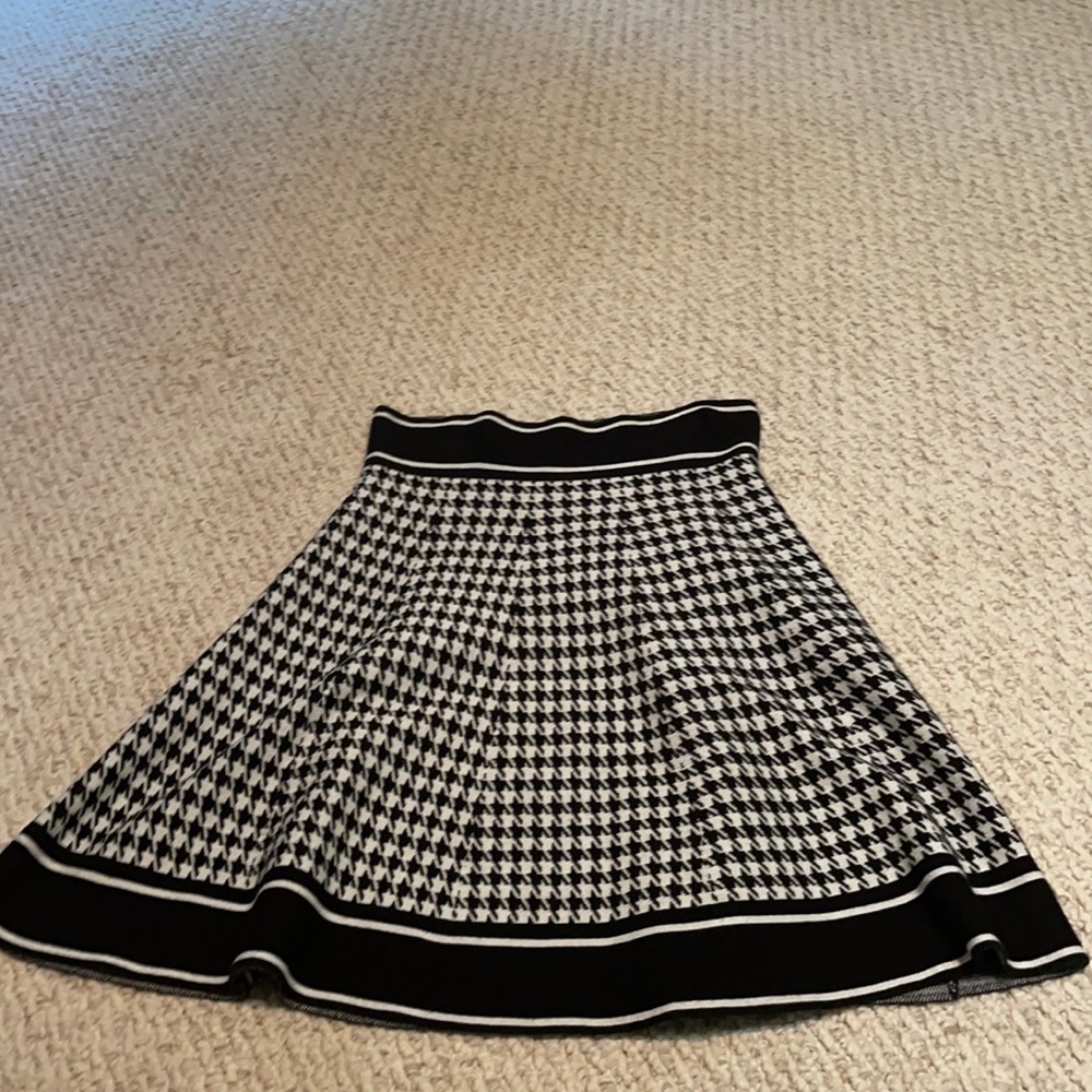 Max studio skirt